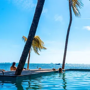 4* Hotel Enigmatic Beach